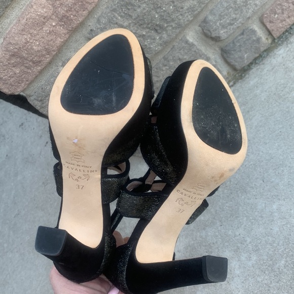 Cavallini Made In Italy Iridescent Leather Platform Peep-Toe T-Strap High Heels - Picture 8 of 14